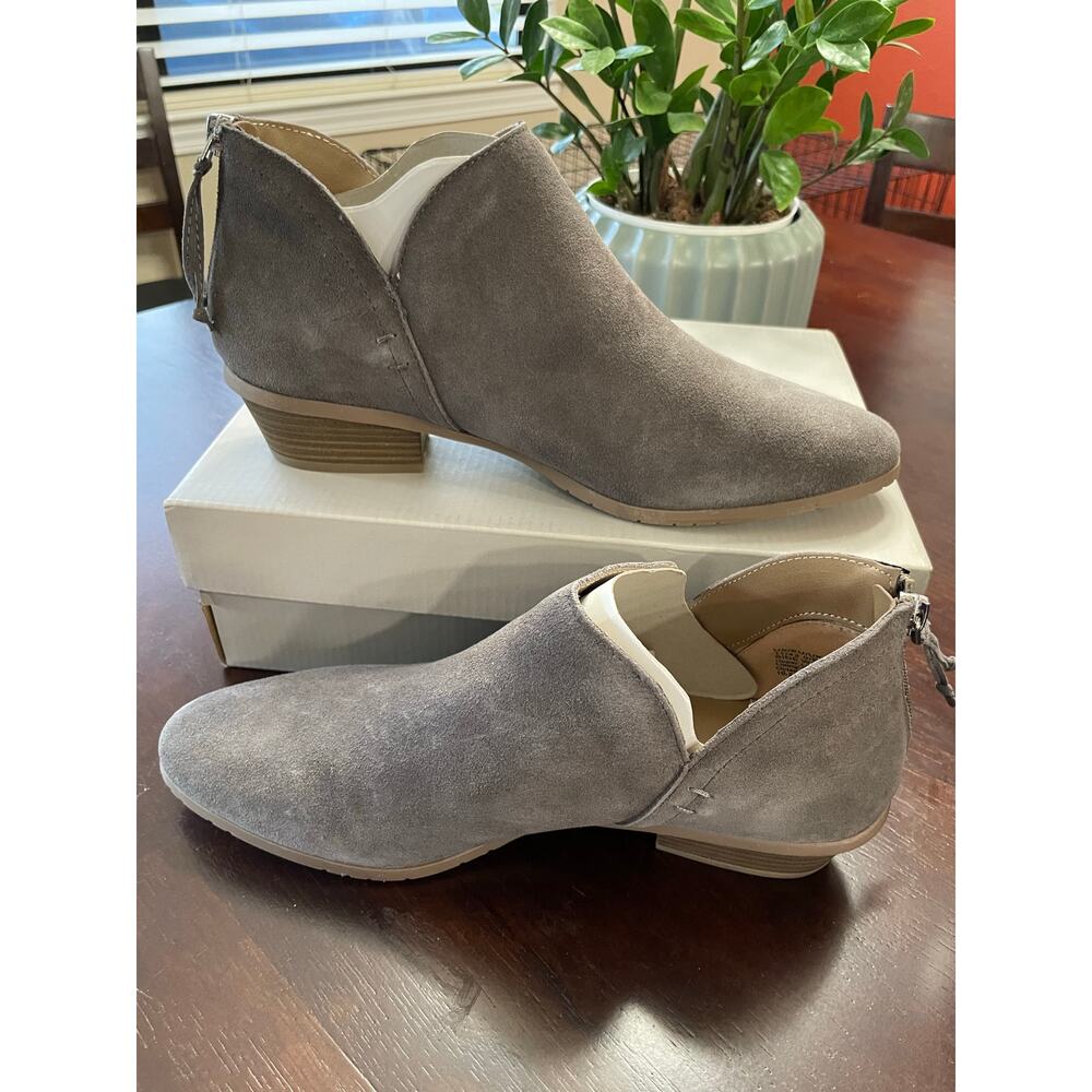 Reaction Kenneth Cole women’s grey size 11 ankles booties